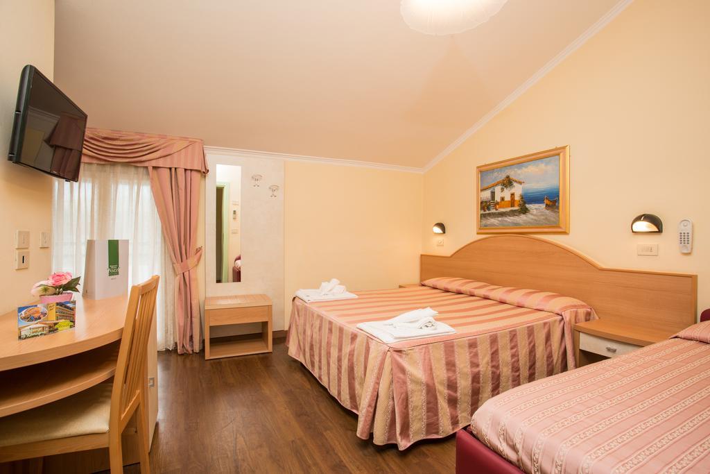 Albergo Ristorante Pozzi Bellaria-Igea Marina Exterior photo