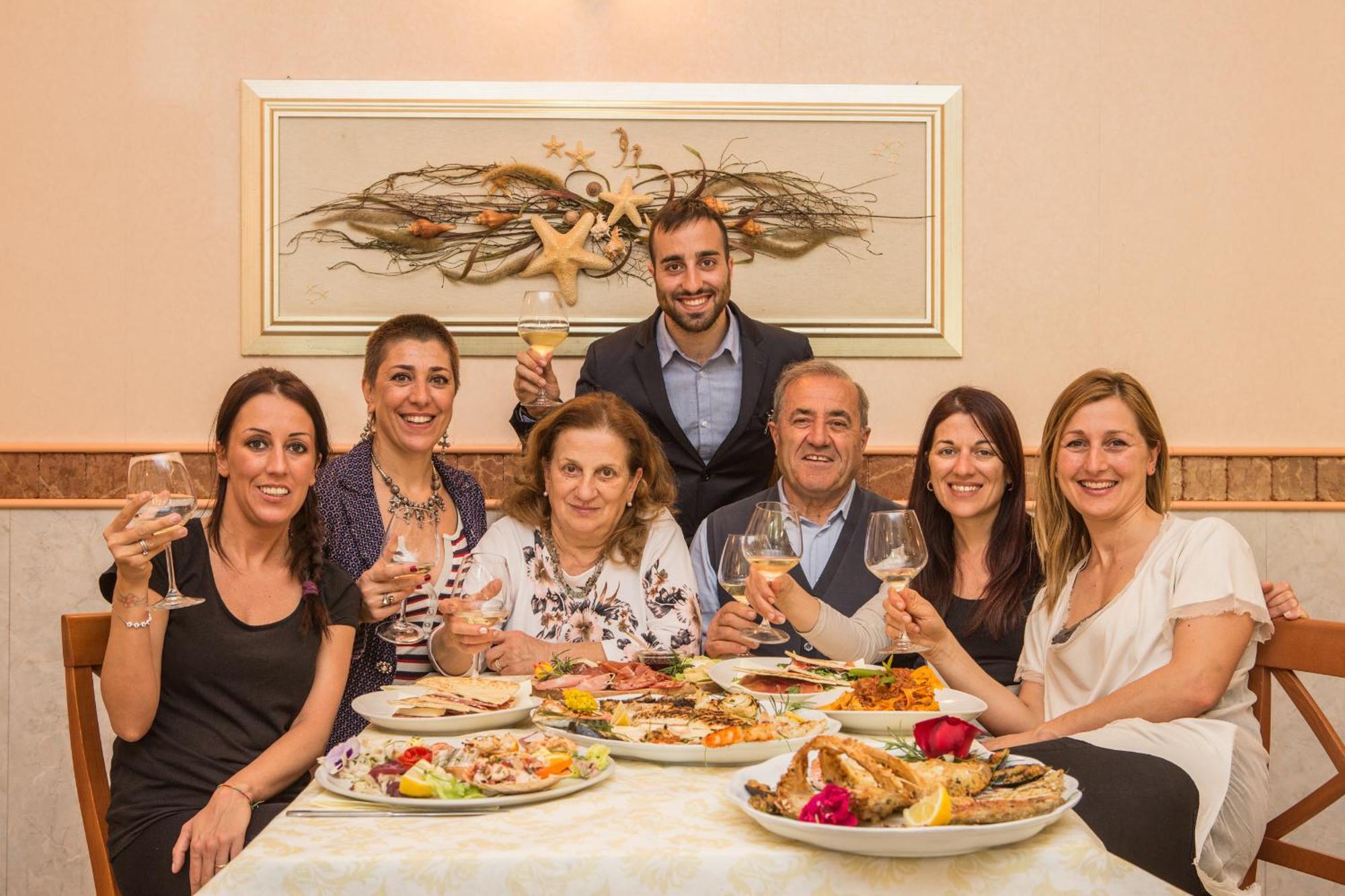 Albergo Ristorante Pozzi Bellaria-Igea Marina Exterior photo