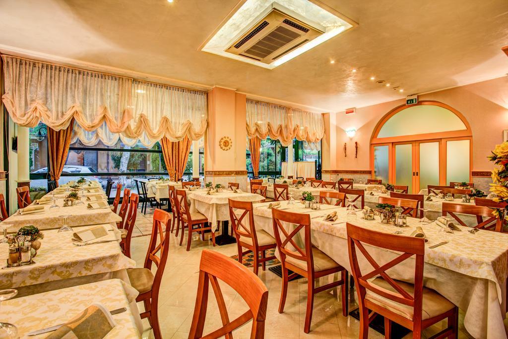 Albergo Ristorante Pozzi Bellaria-Igea Marina Exterior photo